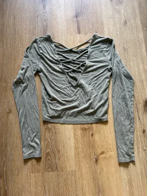 Forever 21 Olive Green Crop Long Sleeve Top with Criss Cross V Neck Back thumbnail 4