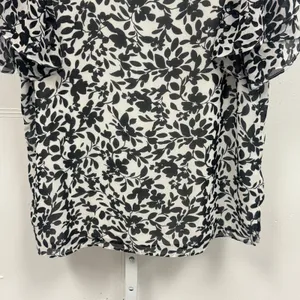 Vince Camuto Floral Tiered Flutter Sleeve Blouse 9161011 Med Womens Black White thumbnail 4