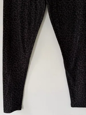 Beyond Yoga SoftMark High Waisted Midi Leggings in Espresso Leopard Size Large thumbnail 5