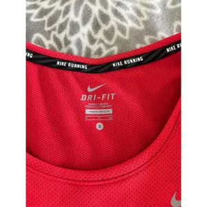 Nike Running Dri-FIT Red Shirt Small Long Sleeve Athletic Reflective Logo Sporty thumbnail 2