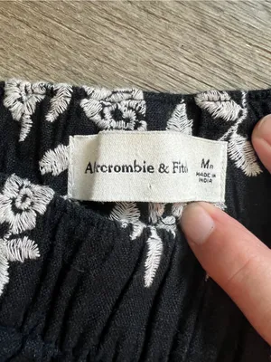 Abercrombie & Fitch Women's Black White linen‎ Embroidered Flower Shorts thumbnail 5