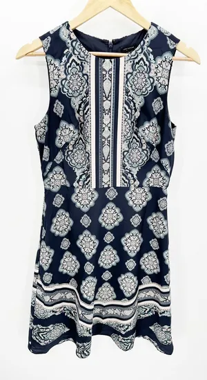 Ann Taylor Medallion Print Sleeveless Blue Cream Shift Dress‎ Women's Size 4 thumbnail 1