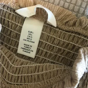 H & M sleeveless calf-length dress in crinkled jersey. Tan size L thumbnail 3