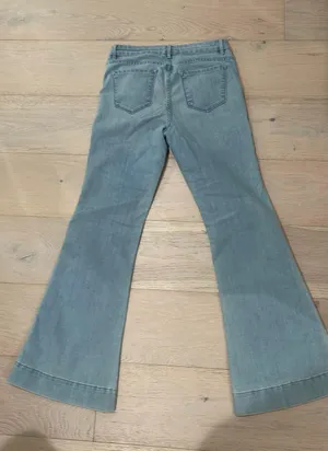 Fade to Blue Light Wash Bootcut Jeans thumbnail 2