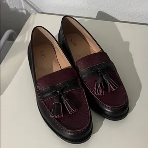 NYDJ Women’s Leather Burgundy Tassel Loafers Ariel Wine Size 8.5 thumbnail 2