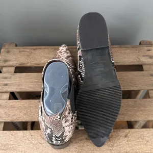 BLONDO Emelia Waterproof Chelsea Bootie In Brown Snake Print‎ Leather Size 8 B57 thumbnail 12
