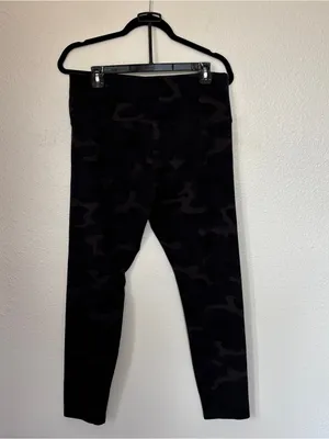 Natural Reflections Black & Grey Camo Leggings thumbnail 6