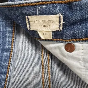 Madewell Distressed Blue Denim 9" High Rise Skinny Jeans Women's Size 28 thumbnail 8