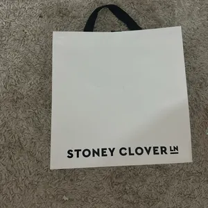 Parke Stoney clover  thumbnail 4