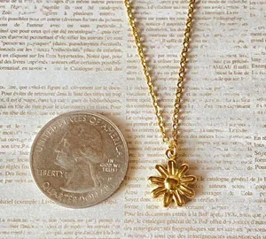 Handmade cute retro cottage fairy style gold tone mini flower necklace 🌼 thumbnail 6