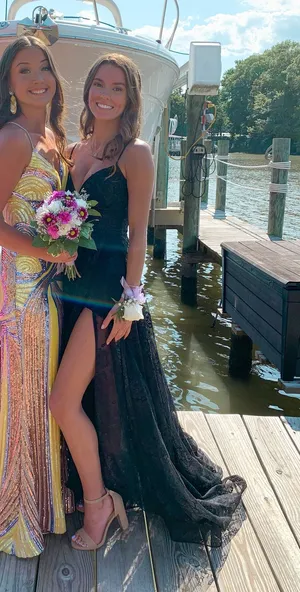 La Femme Black Prom Dress thumbnail 1