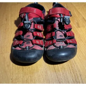 KEEN Newport H2 Sandals Hybrid Ribbon Red/Gargoyle Kids Size 5.5-6 Women’s 7.5 thumbnail 12
