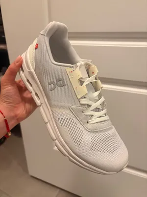 On Running White Low thumbnail 3