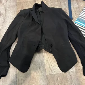 BCBG Maxarzia small black blazer‎ thumbnail 1