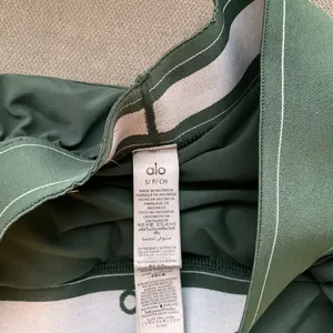 Alo Yoga Match Point Short Clover Green S thumbnail 3