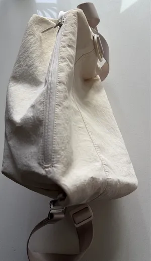 Lululemon Fast Track Bag 2.0 9L — Light Ivory — Retail $88  thumbnail 5