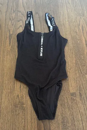 Kendall & Kylie Bathing suit thumbnail 1