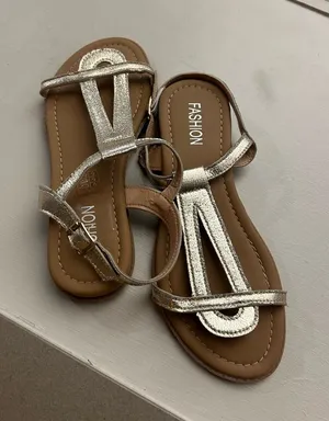 Metallic Silver T-Strap Sandals 8 1/2 Fashion thumbnail 1
