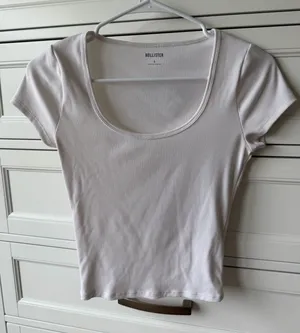 Hollister white scoop neck fitted top thumbnail 1