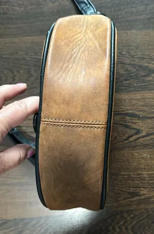 G.H. Bass & Co. Leather Crossbody Purse Tan thumbnail 3