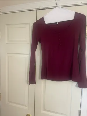 HALARA Burgundy Scoop-Neck Long Sleeve Henley thumbnail 2