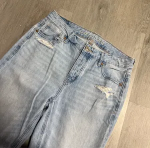 American eagle tomgirl jeans  thumbnail 3