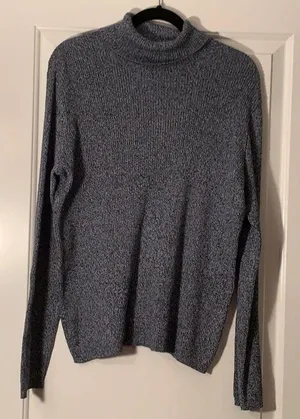 Like new Sag Harbor sweater thumbnail 2