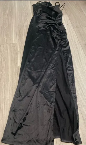 Chic Black Maxi Dress Size L thumbnail 1