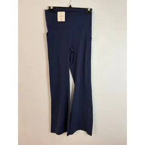 Fabletics Oasis High Waist Kick Flare Womens Size Medium Deep Navy NWT NEW thumbnail 3