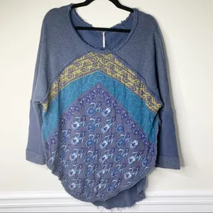 Free People blue oversized raw hem sweatshirt‎ XS thumbnail 2