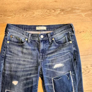 Madewell Slim Boyjean Jeans Patched Distressed Denim Raw Hem Womens‎ Size 26 thumbnail 3