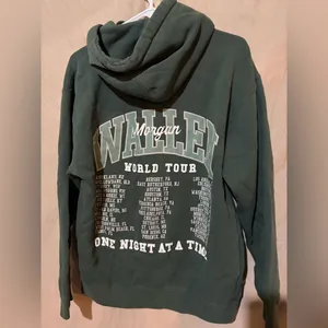 Morgan Wallen tour sweatshirt Green Size M thumbnail 3