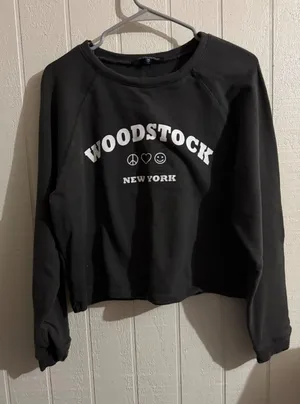 One Clothing Woodstock New York Graphic Cropped Sweatshirt Black Gray M thumbnail 1