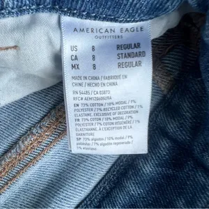 American Eagle Womens Curvy Mom Jeans Light Wash Distressed High Rise Size 8 Reg thumbnail 8