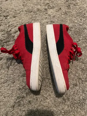 Puma unisex’s Red Suede Low-Top Sneakers thumbnail 3