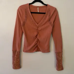 Free People Dusty Pink Romantic Lace V-neck Long Sleeve Top Rouched Women Small thumbnail 2