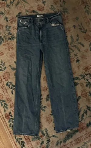 Abercrombie and Fitch The 90s Relaxed Jeans High Rise thumbnail 1