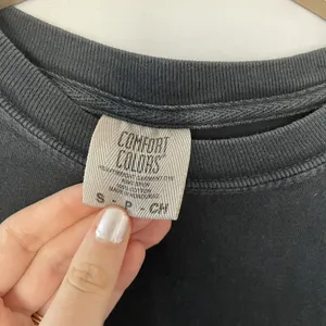 Comfort Colors Long‎ Sleeve T-Shirt With Esther 4:14 Graphic In Charcoal women's thumbnail 4
