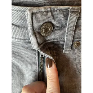 Gap Jeans Women 26 Gray Denim‎ Vintage Slim Sky High Ankle Raw Hem Streetwear thumbnail 8