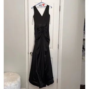David's Bridal GALINA SIGNATURE Women’s Stretch Satin Ruched Mermaid Dress Black Size 2 EUC thumbnail 6