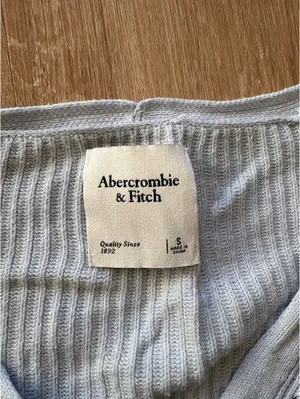 Abercrombie & Fitch Sweater thumbnail 3