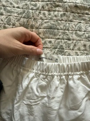 Abercrombie white shorts thumbnail 3