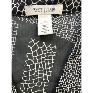 White House Black Market Blouse 10 Black White Abstract Career Chic Top thumbnail 3