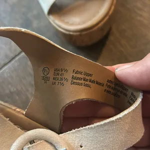American Eagle Women’s Sandals Sz 9‎ 1/2 White Wedge Shoes Cork. thumbnail 4