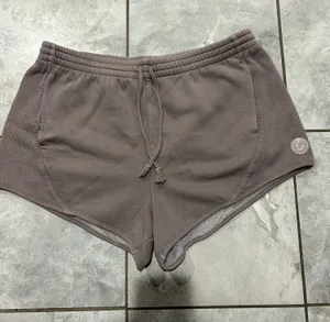 Vs pink rhtf brown sweatshorts size large Gray thumbnail 1