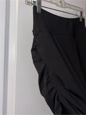 Classic Black Women’s High Waisted Skirt - Sleek Ruched Design Size: M thumbnail 2