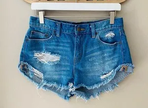BDG by Urban Outfitters Boyfriend Low-Rise Denim Shorts Blue Sz 26 thumbnail 1