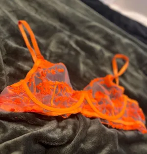 Neon Orange Lace Bra Size 34 C thumbnail 1