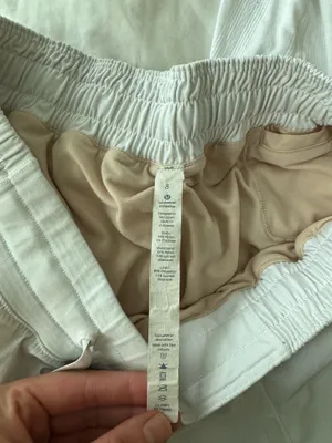 Lululemon Hottie Hot Shorts 2.5" Low-Rise thumbnail 3