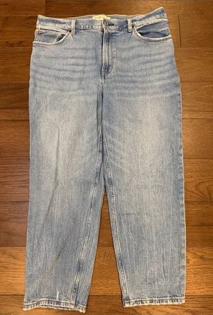 Abercrombie The Mom High Rise Jeans Light Wash Size 32 14S - C30-101 thumbnail 1